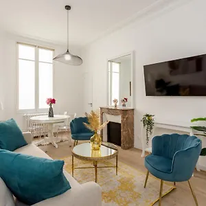 Cozy - Champs Elysees - Wagram , Paris France